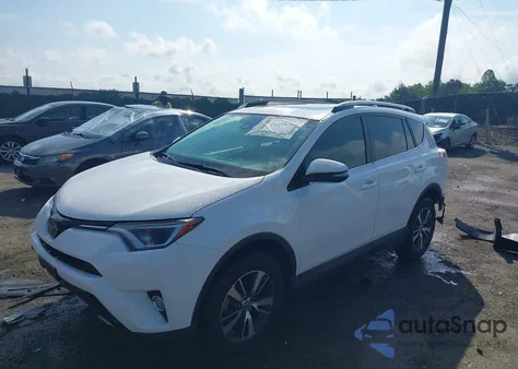 2018 Toyota Rav4 Xle z USA, uszkodzony, nr VIN 2T3RFREV4JW743997